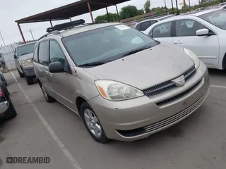 2004 Toyota Sienna CE with VIN 5TDZA23C04S193193, listed as a IAAI auction lot 42104429 with 425,200 mi miles. Bid and sale history available at carsss.com. Image 1.