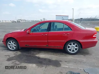 2004 Mercedes-Benz C 240 с VIN WDBRF81J14F500164, выставлен на аукционе IAAI как лот 42070222 с пробегом 187 420 миль миль и . История ставок и продаж доступна на DreamBid. Изображение 14.