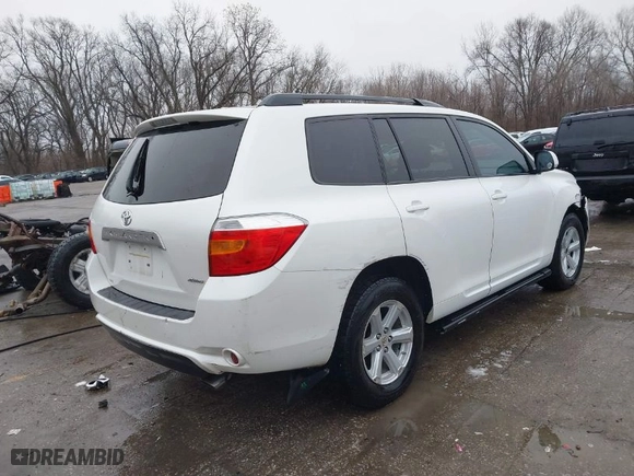 2010 Toyota Highlander SE with VIN 5TDJK3EH2AS010476, listed as a IAAI auction lot 41478894 with 268,632 mi miles. Bid and sale history available at carsss.com. Image 4.