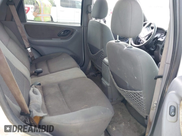 2002 Ford Escape XLT Choice with VIN 1FMYU03102KB44453, listed as a IAAI auction lot 41951739 with 331,792 mi miles and . Bid and sale history available at DreamBid. Image 8.