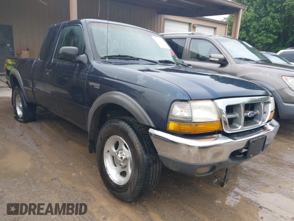 2000 Ford Ranger XLT with VIN 1FTZR15X2YTA80288, listed as a IAAI auction lot 42088424 with 271,049 mi miles. Bid and sale history available at carsss.com. Image 1.