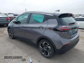 2023 Chevrolet Bolt EV 2LT z VIN 1G1FX6S0XP4170965, wystawiony jako IAAI lot #41946627 z przebiegiem 18 477 mil mil oraz . Historia ofert i sprzedaży dostępna na DreamBid. Obrazek 3.