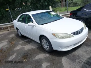 2005 Toyota Camry STD с VIN 4T1BE32K65U571787, выставлен на аукционе IAAI как лот 42798663 с пробегом 200 183 миль миль и . История ставок и продаж доступна на DreamBid. Изображение 1.
