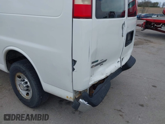 2011 Chevrolet Express Cargo with VIN 1GCWGGBA3B1140951, listed as a IAAI auction lot 42093707 with 343,603 mi miles and . Bid and sale history available at DreamBid. Image 19.