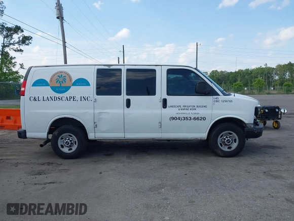2012 GMC Savana Cargo with VIN 1GTW7FCA1C1157824, listed as a IAAI auction lot 42012172 with 200,961 mi miles. Bid and sale history available at carsss.com. Image 14.