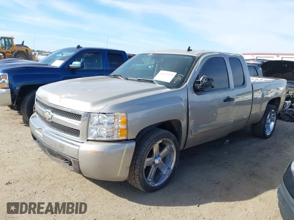 2007 Chevrolet Silverado 1500 LT w/1LT with VIN 2GCEC19J071620943, listed as a IAAI auction lot 41675473 with 358,881 mi miles. Bid and sale history available at carsss.com. Image 2.
