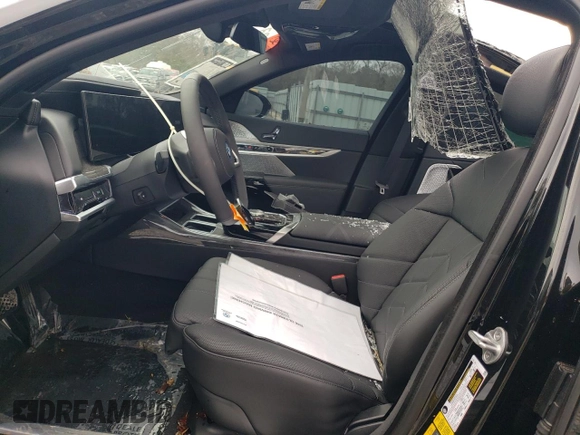 2023 BMW i7 xDrive60 z VIN WBY53EJ01PCM98516, wystawiony jako Copart lot #85778524 z przebiegiem 397 mil mil oraz Szkody całkowita. Historia ofert i sprzedaży dostępna na DreamBid. Obrazek 7.