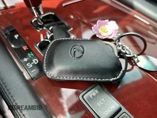 2012 Lexus LS 460 z VIN JTHBL5EF0C5109820, wystawiony jako IAAI lot #41795530 z przebiegiem 66 289 mil mil oraz . Historia ofert i sprzedaży dostępna na DreamBid. Obrazek 11.