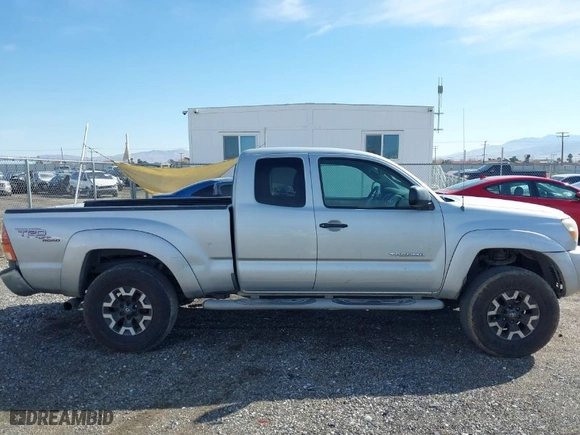 2007 Toyota Tacoma PreRunner with VIN 5TETU62N07Z455180, listed as a IAAI auction lot 41600899 with 372,636 mi miles. Bid and sale history available at carsss.com. Image 13.
