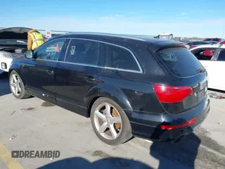 2011 Audi Q7 3.0T S line Prestige with VIN WA1DGBFE8BD005173, listed as a IAAI auction lot 41270572 with 104,732 mi miles. Bid and sale history available at carsss.com. Image 3.