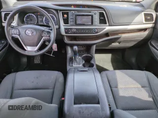 2019 Toyota Highlander LE with VIN 5TDBZRFH1KS957737, listed as a Copart auction lot 54058835 with 112,829 mi miles and Salvage title. Bid and sale history available at DreamBid. Image 8.