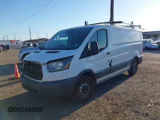 2016 Ford Transit Cargo z VIN 1FTYE1YM2GKB48893, wystawiony jako IAAI lot #41915007 z przebiegiem 234 934 mil mil oraz . Historia ofert i sprzedaży dostępna na DreamBid. Obrazek 17.