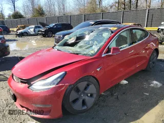 2020 Tesla Model 3 Long Range z VIN 5YJ3E1EB3LF635878, wystawiony jako Copart lot #45558355 z przebiegiem 85 831 mil mil oraz Szkoda całkowita • Salvage title. Historia ofert i sprzedaży dostępna na DreamBid. Obrazek 1.