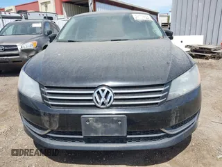 2014 Volkswagen Passat SE z VIN 1VWBT7A39EC073971, wystawiony jako IAAI lot #42266759 z przebiegiem 150 114 mil mil oraz . Historia ofert i sprzedaży dostępna na DreamBid. Obrazek 6.