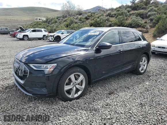 2019 Audi e-tron Premium Plus z VIN WA1LABGE1KB021741, wystawiony jako Copart lot #54774875 z przebiegiem 80 489 mil mil oraz Szkoda całkowita • Salvage title. Historia ofert i sprzedaży dostępna na DreamBid. Obrazek 1.