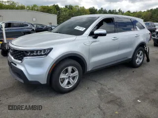 2022 Kia Sorento LX z VIN 5XYRGDLC1NG091524, wystawiony jako Copart lot #56105715 z przebiegiem 37 943 mil mil oraz Szkoda całkowita • Salvage title. Historia ofert i sprzedaży dostępna na DreamBid. Obrazek 1.
