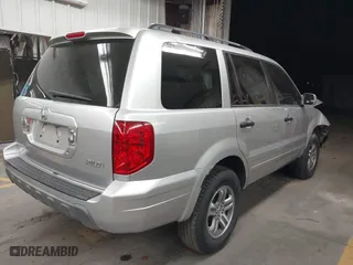 2005 Honda Pilot EX-L with VIN 5FNYF18575B064830, listed as a IAAI auction lot 41825259 with 250,467 mi miles. Bid and sale history available at carsss.com. Image 4.
