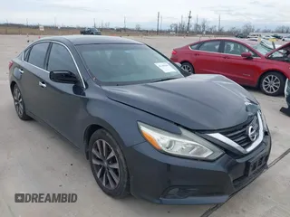 2017 Nissan Altima SV z VIN 1N4AL3AP8HC262812, wystawiony jako IAAI lot #41368404 z przebiegiem 190 734 mil mil oraz . Historia ofert i sprzedaży dostępna na DreamBid. Obrazek 1.