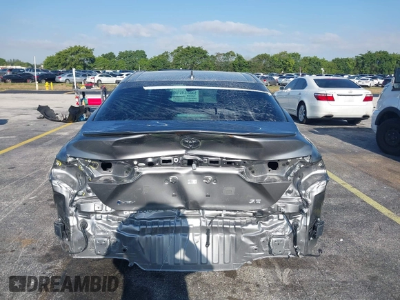 2025 Toyota Camry LE z VIN 4T1DAACK0SU500801, wystawiony jako IAAI lot #42123753 z przebiegiem 11 742 mil mil oraz . Historia ofert i sprzedaży dostępna na DreamBid. Obrazek 6.