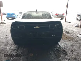 2013 Chevrolet Camaro LS z VIN 2G1FA1E31D9137775, wystawiony jako IAAI lot #42116988 z przebiegiem 298 764 mil mil oraz . Historia ofert i sprzedaży dostępna na DreamBid. Obrazek 16.