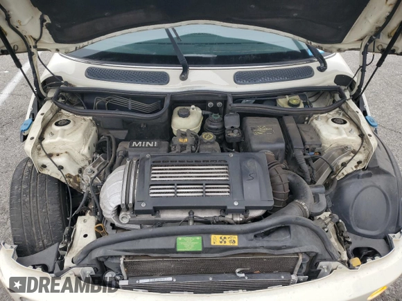 2006 MINI Hardtop S z VIN WMWRE33566TJ34940, wystawiony jako Copart lot #54348295 z przebiegiem 67 435 mil mil oraz Szkoda całkowita • Salvage title. Historia ofert i sprzedaży dostępna na DreamBid. Obrazek 11.