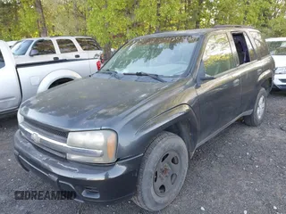 2003 Chevrolet TrailBlazer LS with VIN 1GNDS13S832390456, listed as a IAAI auction lot 42039824 with 1 mi miles. Bid and sale history available at carsss.com. Image 2.