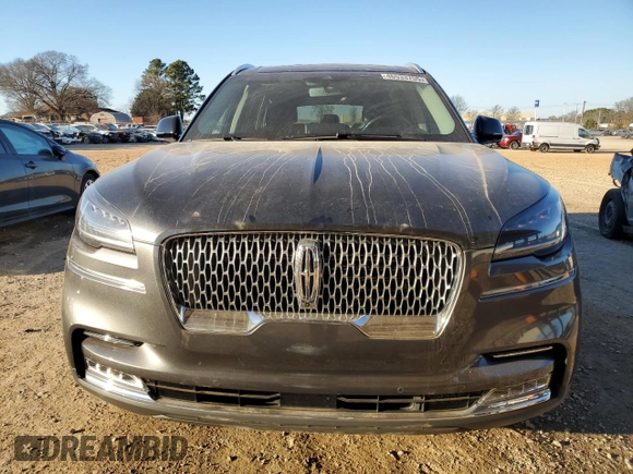 2020 Lincoln Aviator Reserve z VIN 5LM5J7WC0LGL18623, wystawiony jako Copart lot #46533755 z przebiegiem 39 607 mil mil oraz Szkoda całkowita • Salvage title. Historia ofert i sprzedaży dostępna na DreamBid. Obrazek 5.