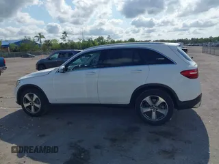 2017 Mercedes-Benz GLC 300 z VIN WDC0G4JB9HV006052, wystawiony jako IAAI lot #42221780 z przebiegiem 79 542 mil mil oraz . Historia ofert i sprzedaży dostępna na DreamBid. Obrazek 14.