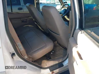 1998 Ford Explorer XL z VIN 1FMZU34E5WUA04870, wystawiony jako IAAI lot #41287974 z przebiegiem 188 448 mil mil oraz . Historia ofert i sprzedaży dostępna na DreamBid. Obrazek 8.
