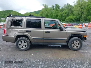 2006 Jeep Commander z VIN 1J8HG48K56C127919, wystawiony jako IAAI lot #42178896 z przebiegiem 151 865 mil mil oraz . Historia ofert i sprzedaży dostępna na DreamBid. Obrazek 13.