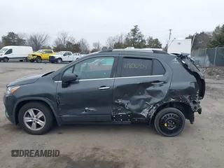 2018 Chevrolet Trax LT with VIN 3GNCJLSB2JL409509, listed as a IAAI auction lot 41800104 with 84,630 mi miles and . Bid and sale history available at carsss.com. Image 13.