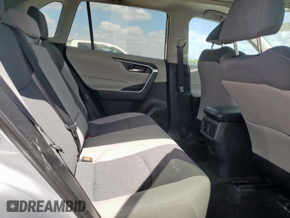 2019 Toyota RAV4 XLE with VIN 2T3W1RFV2KC015887, listed as a Copart auction lot 61869255 with 69,227 mi miles and Clean title. Bid and sale history available at DreamBid. Image 11.