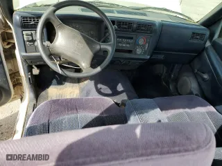 1996 GMC Sonoma with VIN 1GTCS144XT8504023, listed as a Copart auction lot 50996815 with 116,670 mi miles and Salvage Title. Bid and sale history available at carsss.com. Image 8.