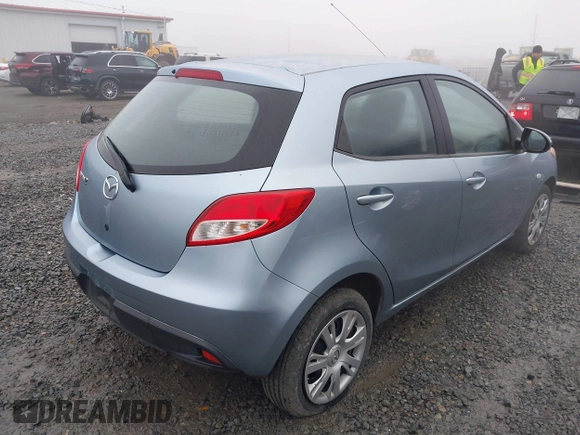 2013 Mazda 2 Sport z VIN JM1DE1KZ0D0167646, wystawiony jako IAAI lot #41335289 z przebiegiem 48 380 mil mil oraz . Historia ofert i sprzedaży dostępna na DreamBid. Obrazek 4.
