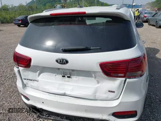 2020 Kia Sorento LX z VIN 5XYPGDA3XLG629029, wystawiony jako IAAI lot #42295788 z przebiegiem 53 388 mil mil oraz . Historia ofert i sprzedaży dostępna na DreamBid. Obrazek 6.