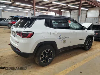 2020 Jeep Compass Trailhawk with VIN 3C4NJDDB4LT119165, listed as a Copart auction lot 48454355 with 135,492 mi miles and Salvage title. Bid and sale history available at DreamBid. Image 3.