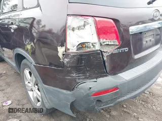 2012 Kia Sorento EX with VIN 5XYKU3A63CG219812, listed as a IAAI auction lot 41452705 with 247,584 mi miles. Bid and sale history available at carsss.com. Image 6.