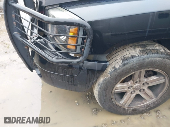 2007 Dodge Dakota SLT z VIN 1D7HW48P87S271192, wystawiony jako IAAI lot #41421142 z przebiegiem 198 588 mil mil oraz . Historia ofert i sprzedaży dostępna na DreamBid. Obrazek 6.