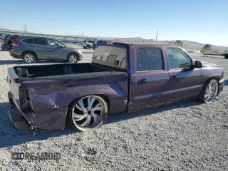 2005 Chevrolet Silverado 1500 with VIN 2GCFC13T251325270, listed as a Copart auction lot 75061414 with Not Provided miles and Salvage Title. Bid and sale history available at DreamBid. Image 3.