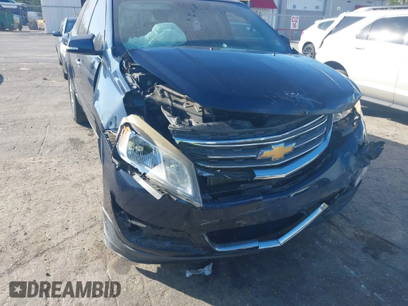 2016 Chevrolet Traverse LT with VIN 1GNKRGKD4GJ307061, listed as a IAAI auction lot 40880472 with 200,802 mi miles. Bid and sale history available at carsss.com. Image 17.