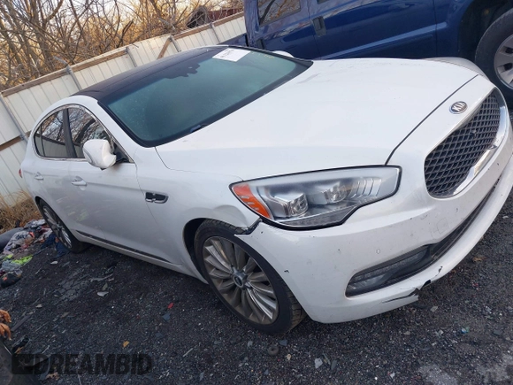 2015 Kia K900 Luxury with VIN KNALW4D47F6023343, listed as a IAAI auction lot 41326579 with 214,113 mi miles. Bid and sale history available at carsss.com. Image 13.