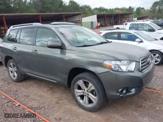 2008 Toyota Highlander Sport with VIN JTEDS43A382025333, listed as a IAAI auction lot 41895170 with 375,334 mi miles. Bid and sale history available at carsss.com. Image 1.
