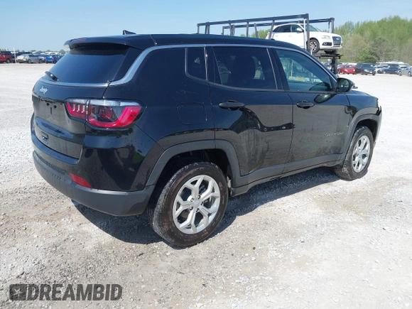 2024 Jeep Compass Sport with VIN 3C4NJDAN5RT146771, listed as a IAAI auction lot 42043137 with 15,640 mi miles. Bid and sale history available at carsss.com. Image 4.