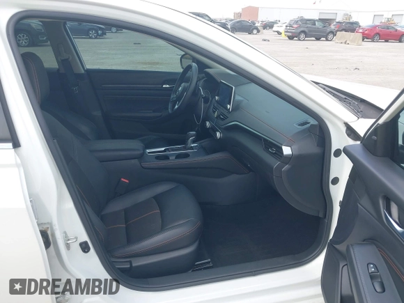 2020 Nissan Altima SR z VIN 1N4BL4CV8LC275140, wystawiony jako IAAI lot #42050885 z przebiegiem 61 198 mil mil oraz . Historia ofert i sprzedaży dostępna na DreamBid. Obrazek 5.
