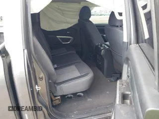 2021 Nissan Titan SV z VIN 1N6AA1EF8MN536575, wystawiony jako IAAI lot #42079874 z przebiegiem 45 332 mil mil oraz . Historia ofert i sprzedaży dostępna na DreamBid. Obrazek 8.