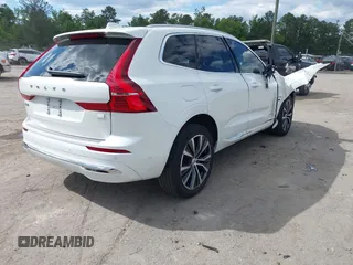 2022 Volvo XC60 Inscription Expression z VIN YV4H60DZ8N1033952, wystawiony jako IAAI lot #42281183 z przebiegiem 48 733 mil mil oraz . Historia ofert i sprzedaży dostępna na DreamBid. Obrazek 4.