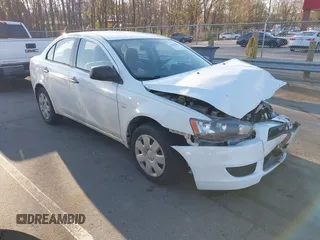 2009 Mitsubishi Lancer DE z VIN JA3AU16U59U045755, wystawiony jako IAAI lot #41853607 z przebiegiem 182 193 mil mil oraz . Historia ofert i sprzedaży dostępna na DreamBid. Obrazek 1.