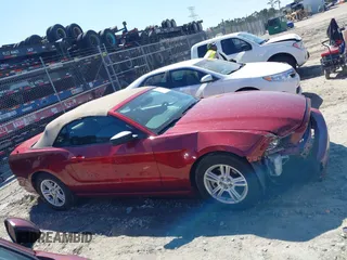 2014 Ford Mustang V6 with VIN 1ZVBP8EM8E5322665, listed as a IAAI auction lot 41817768 with 97,405 mi miles. Bid and sale history available at carsss.com. Image 14.