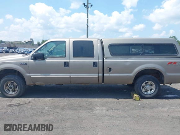 2003 Ford F-250 XL z VIN 1FTNW21LX3EC64584, wystawiony jako IAAI lot #42789502 z przebiegiem 251 574 mil mil oraz . Historia ofert i sprzedaży dostępna na DreamBid. Obrazek 14.