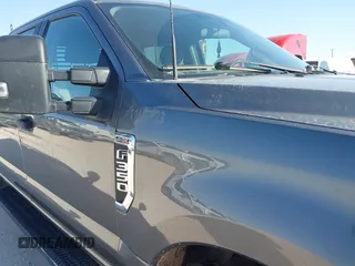 2022 Ford F-350 with VIN 1FT7W3BN6NEE67585, listed as a IAAI auction lot 42010241 with 30,341 mi miles and . Bid and sale history available at DreamBid. Image 6.
